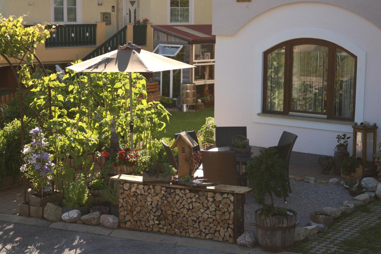 Ferienhaus Hoell Russbach am Pass Gschutt Εξωτερικό φωτογραφία